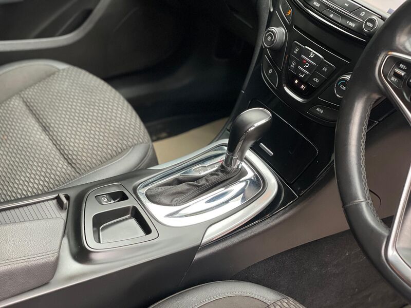 VAUXHALL INSIGNIA