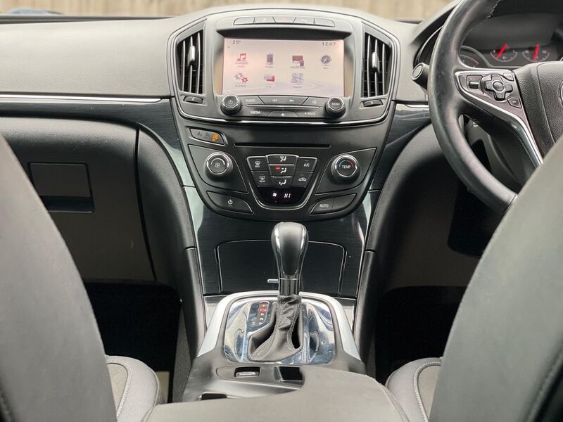 VAUXHALL INSIGNIA