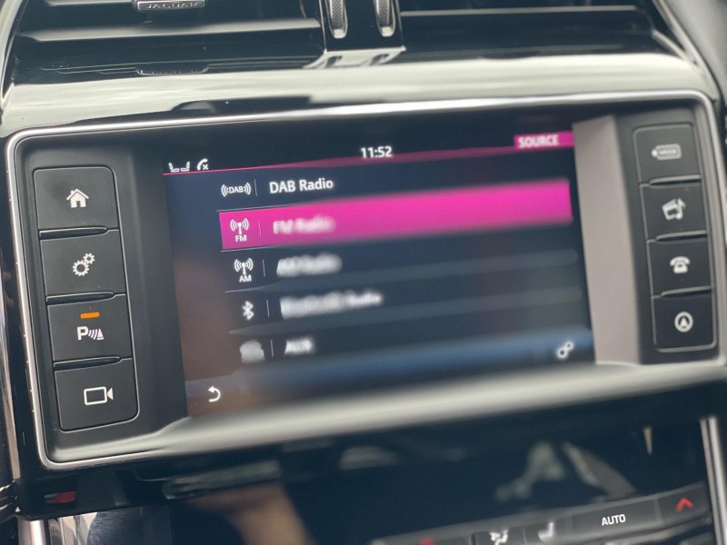 JAGUAR XE