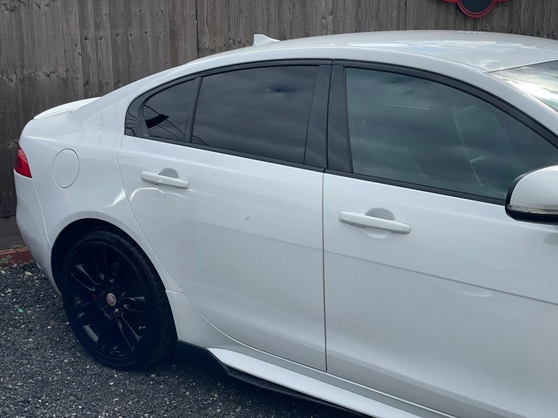 JAGUAR XE