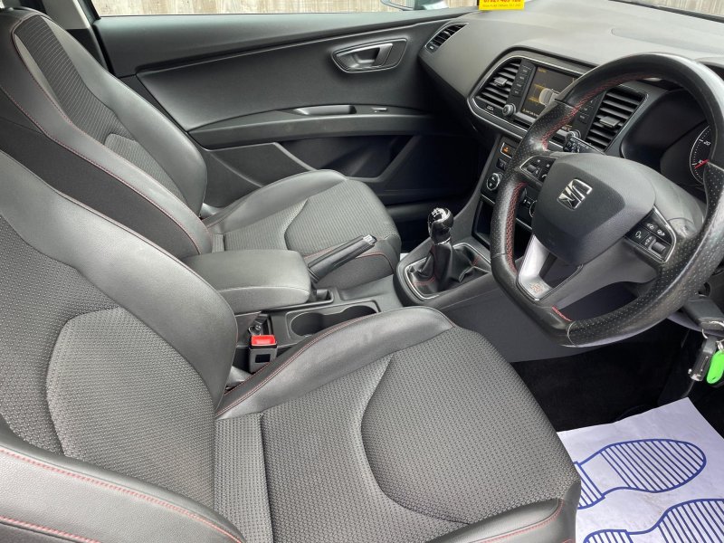 SEAT LEON