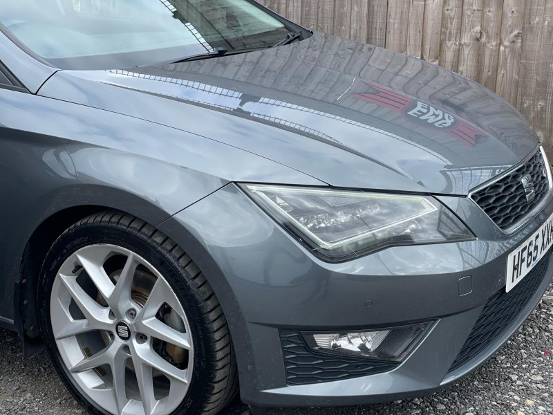 SEAT LEON
