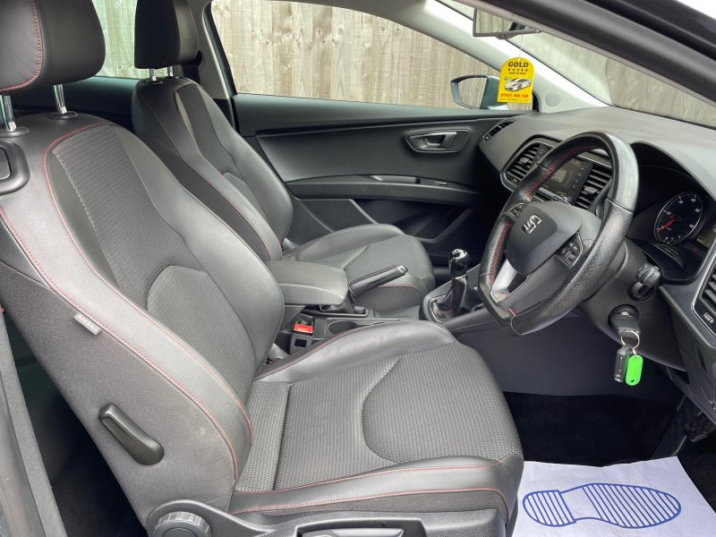 SEAT LEON