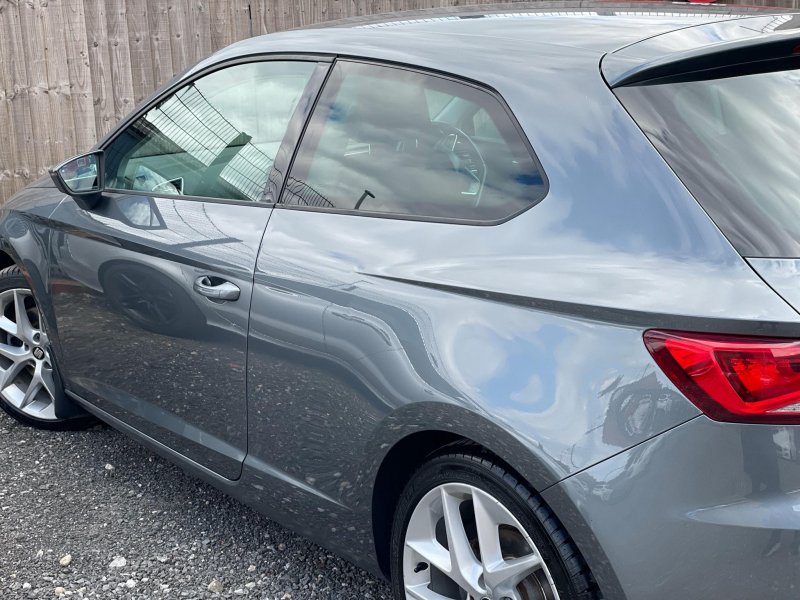 SEAT LEON