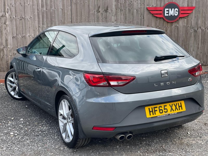 SEAT LEON