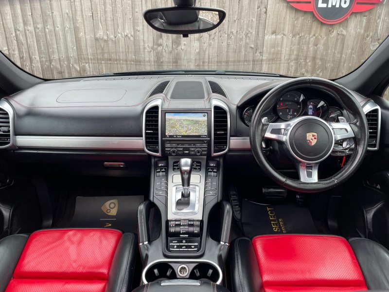 PORSCHE CAYENNE