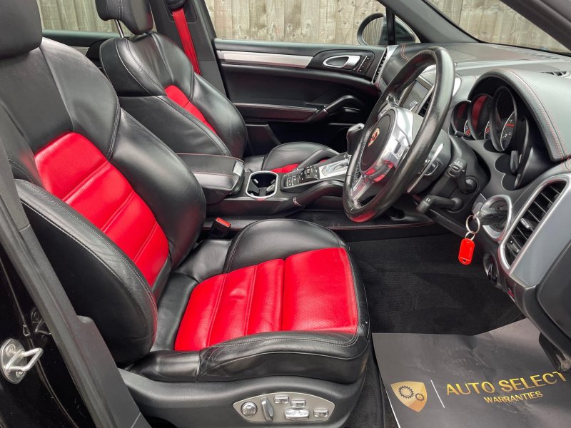 PORSCHE CAYENNE