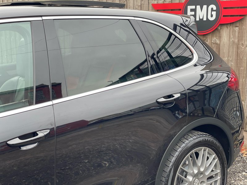 PORSCHE CAYENNE