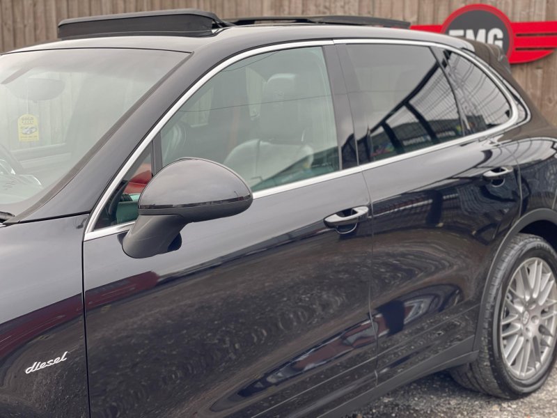 PORSCHE CAYENNE
