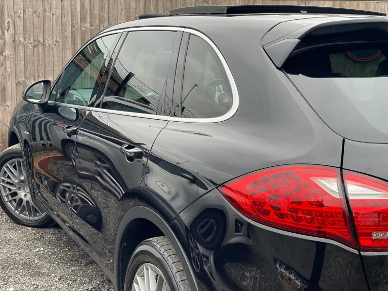 PORSCHE CAYENNE