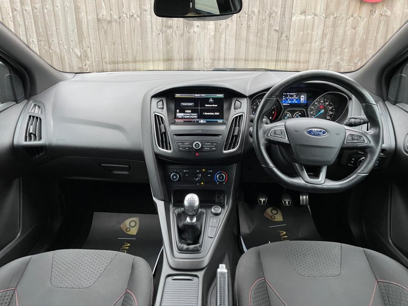 FORD FOCUS