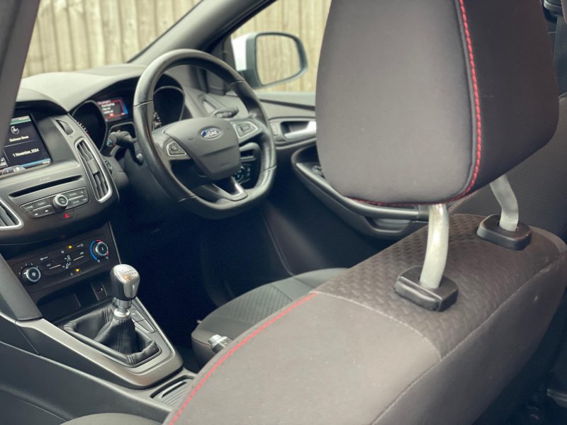 FORD FOCUS