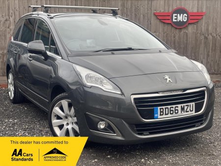 PEUGEOT 5008