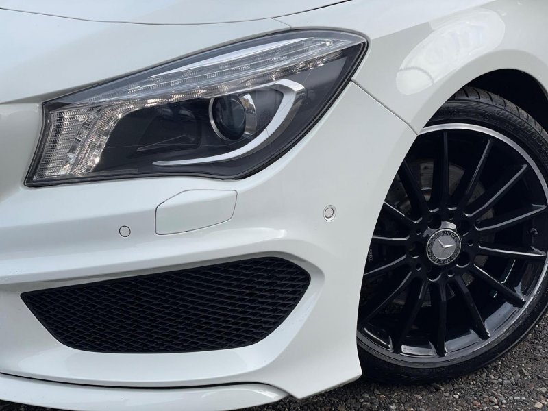 MERCEDES-BENZ CLA