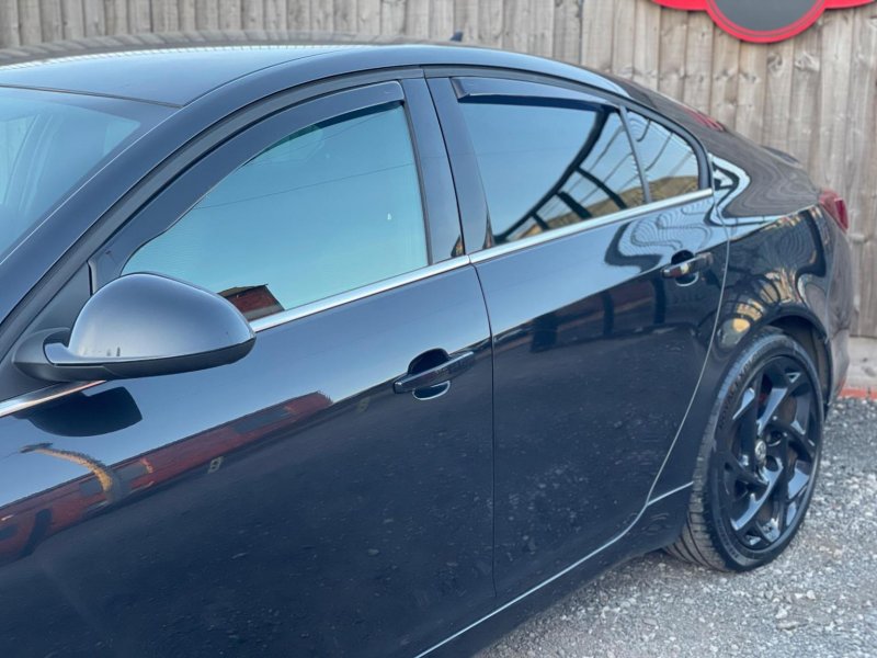 VAUXHALL INSIGNIA