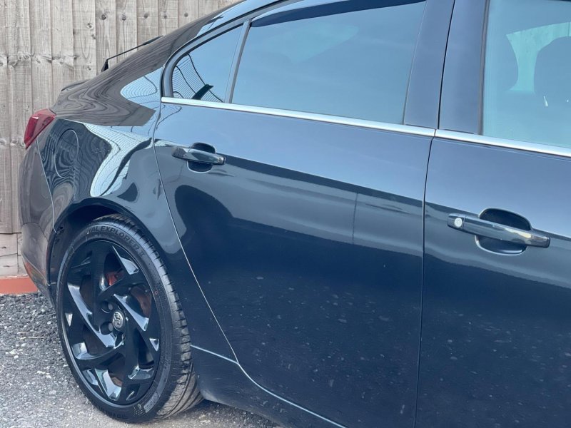VAUXHALL INSIGNIA