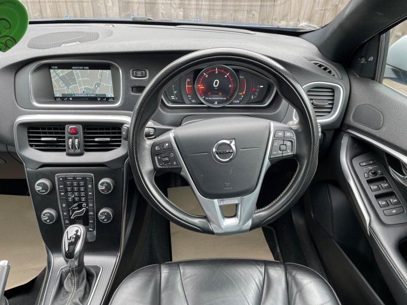 VOLVO V40