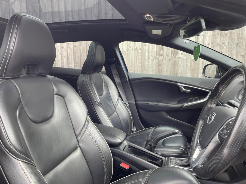 VOLVO V40