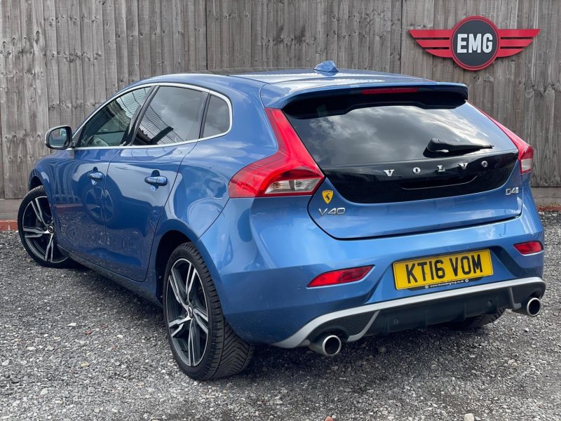 VOLVO V40