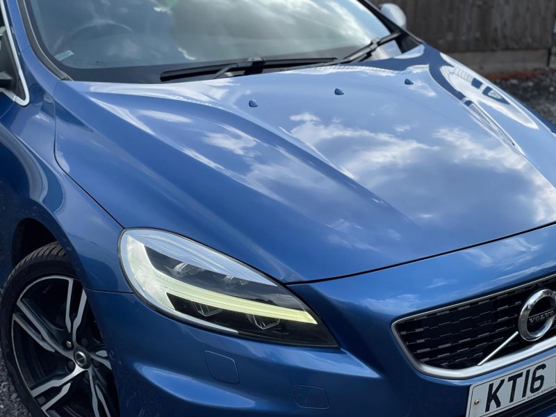 VOLVO V40