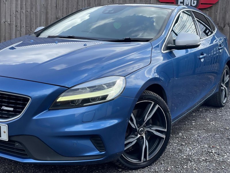 VOLVO V40