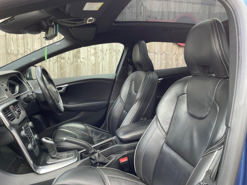 VOLVO V40