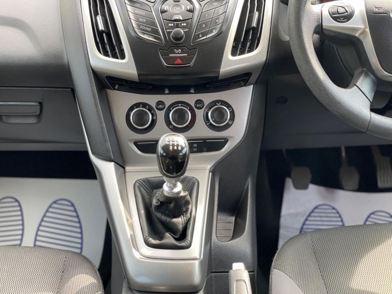 FORD FOCUS