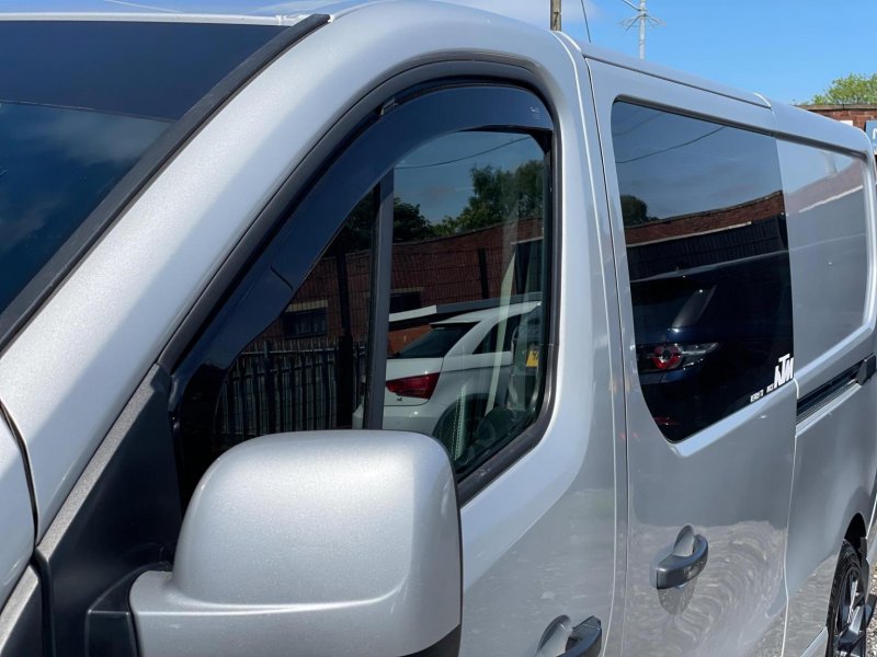VAUXHALL VIVARO