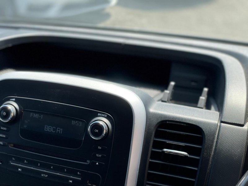 VAUXHALL VIVARO